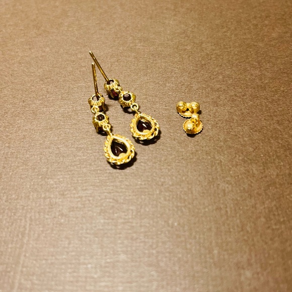 Elegant 14K Yellow Gold Garnet Stud Drop Earrings - Picture 7 of 9